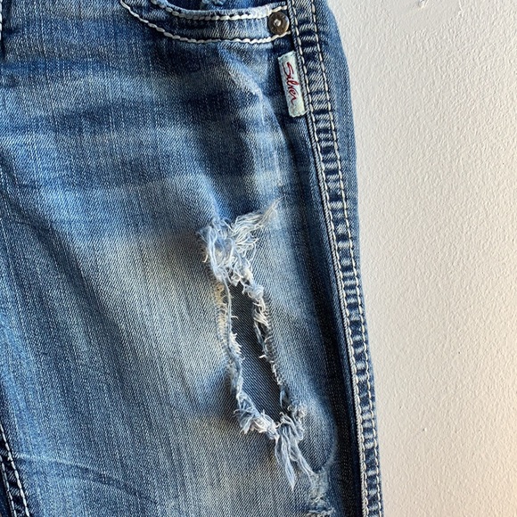 Lowrise Silver Jeans Bootcut with Holes - Picture 8 of 16